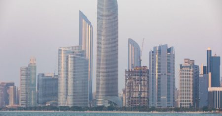 أبوظبي ترسم خريطة استثمارات عالمية تتجاوز تريليوني دولار