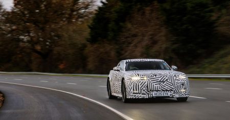 جاغوار تايب 00 (Type 00) الكهربائية: قيادتها سريعة رغم مظهرها الغريب.