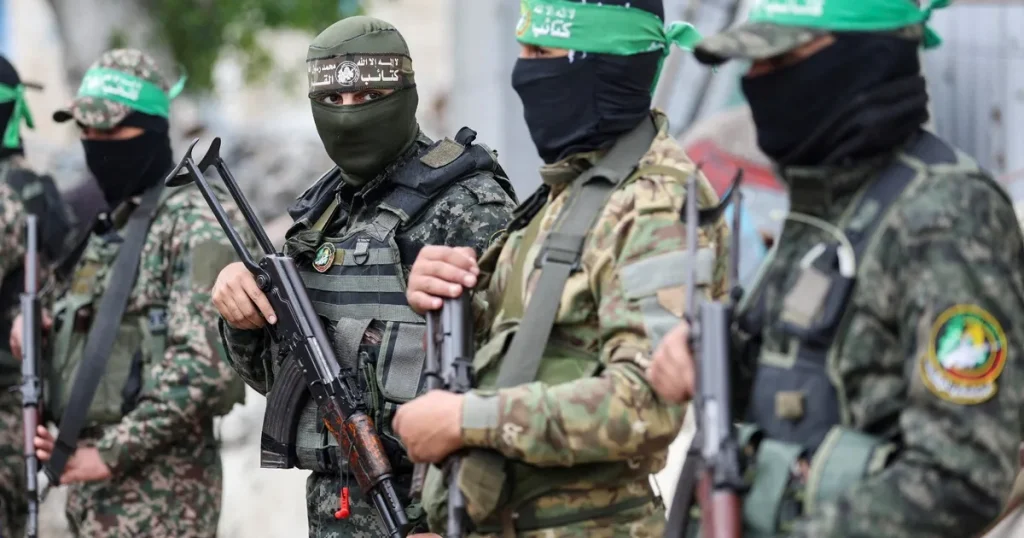 اتفاق غزة.. “حماس” تؤكد انفتاحها على دراسة أي مقترح بشأن السلاح