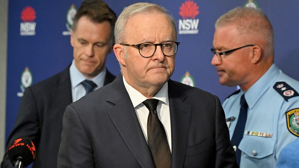 أستراليا تشدد قوانين الأسلحة النارية بعد إطلاق نار (Bondi Beach) الجماعي.