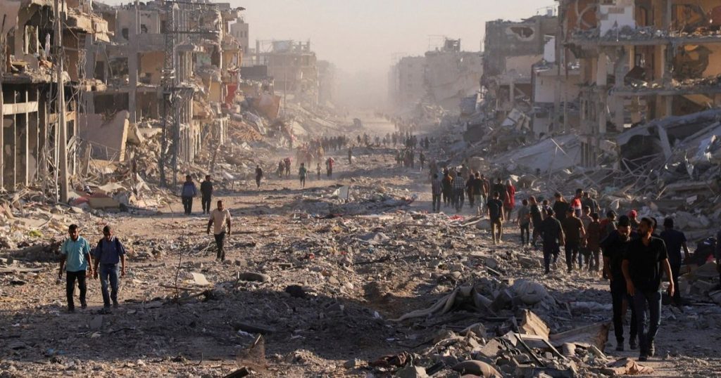 كيف تضاعفت الأموال في بنوك غزة رغم الحرب وانهيار الاقتصاد؟