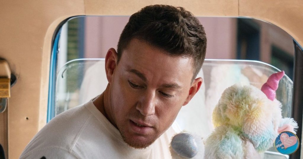 نيتفليكس تطرح فيلمًا دراميًا جديدًا يحقق نجاحًا حول قصة حب غير متوقعة (2022).