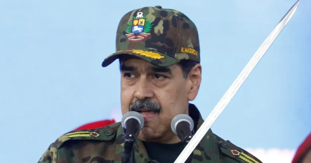 رغم الضغط الأميركي.. كيف يُحكم مادورو قبضته على فنزويلا؟