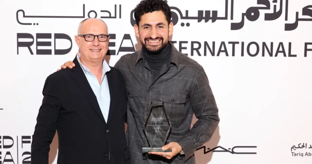 مجلة “فارايتي” تكرم نجم فيلم Giant أمير المصري في “البحر الأحمر”