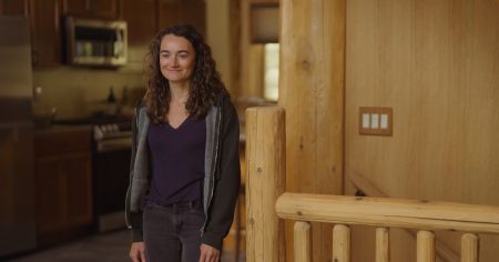 يصدر فيلم “يونيفرسال” (Universal) الأخير للممثلة كيلي ماك، نجمة مسلسل “الموتى السائرون”، بعد 4 أشهر من وفاتها بسبب ورم الدبقي.