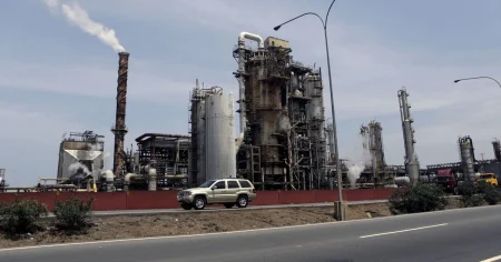 تقرير: واشنطن تخطط لـ”فنزويلا ما بعد مادورو” وشركات النفط الأميركية ترفض العودة