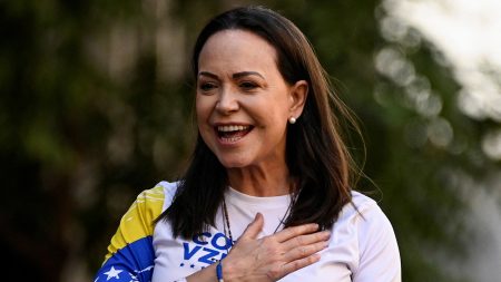 إنقاذ قيادية معارضة فنزويلية، ماشادو، يصل النرويج لحفل (جائزة نوبل).