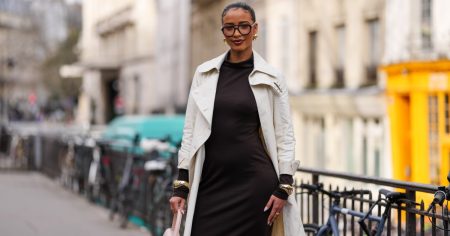 فستان سترة ميدي يبرز القوام يبدأ من 20 دولارًا.