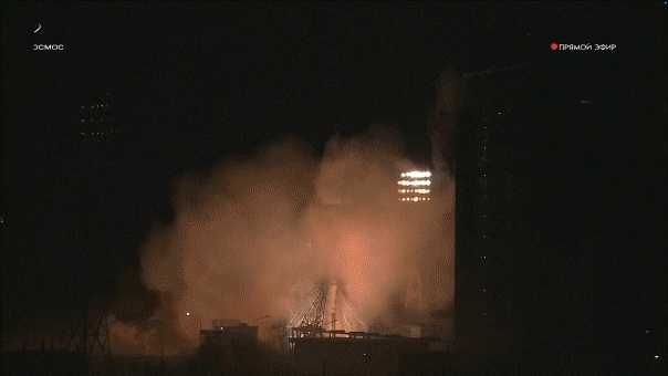 أطلقت إيران 3 أقمار صناعية على صاروخ روسي في ظل تعمق التعاون.