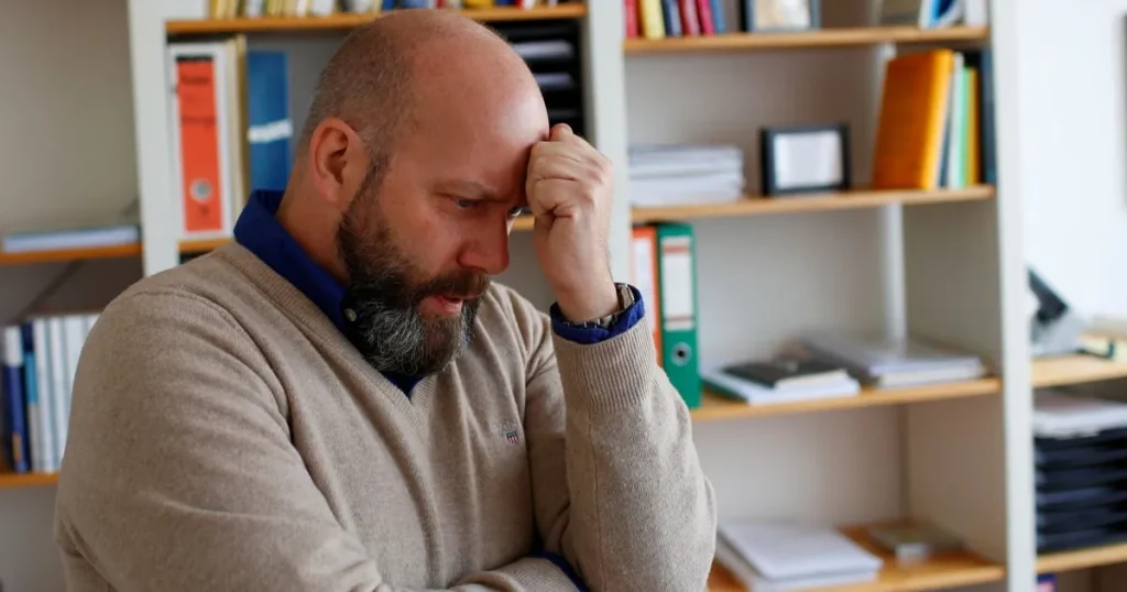 الاحتراق النفسي.. إرهاق جسدي ونفسي وعاطفي بسبب ضغوط الحياةالاحتراق النفسي هو حالة من الإجهاد العاطفي، والنفسي، والجسدي الناتج عن ضغوط العمل والحياة اليومية، ويزداد بسبب إيقاع الحياة السريع، المسؤوليات المتعددة، المنافسة المستمرة.08 ديسمبر 2025 17:47