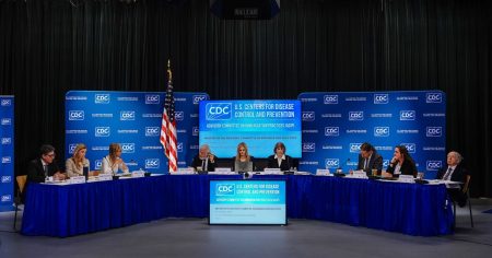 ولايات عديدة تعلن رفضها لتعديلات روبرت كينيدي جونيور (RFK Jr.) على لقاح التهاب الكبد الوبائي (B).