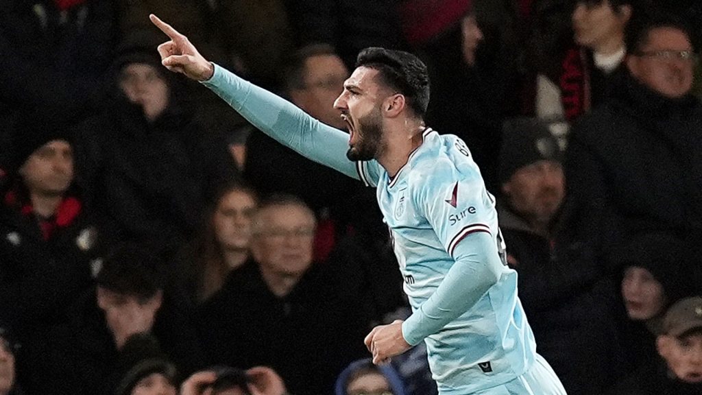 بورنموث يتعادل 1-1 مع بيرنلي: أرماندو برويا يعادل هدف أنطوان سيمينيو في (البريميرليغ).