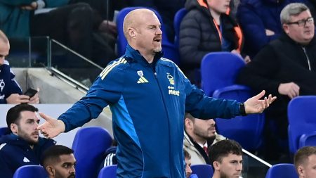 مانشستر يونايتد يتقدم بشكوى إلى لجنة الحكام (PGMOL) بشأن اشتباك لاعب إيفرتون جيمس تاركوفسكي.