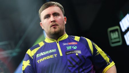 اختبار المعرفة ببطولة (Darts Championship) وبـ فيل تايلور ولوك ليتلر وأحداث أليكساندرا بالاس الشهيرة.