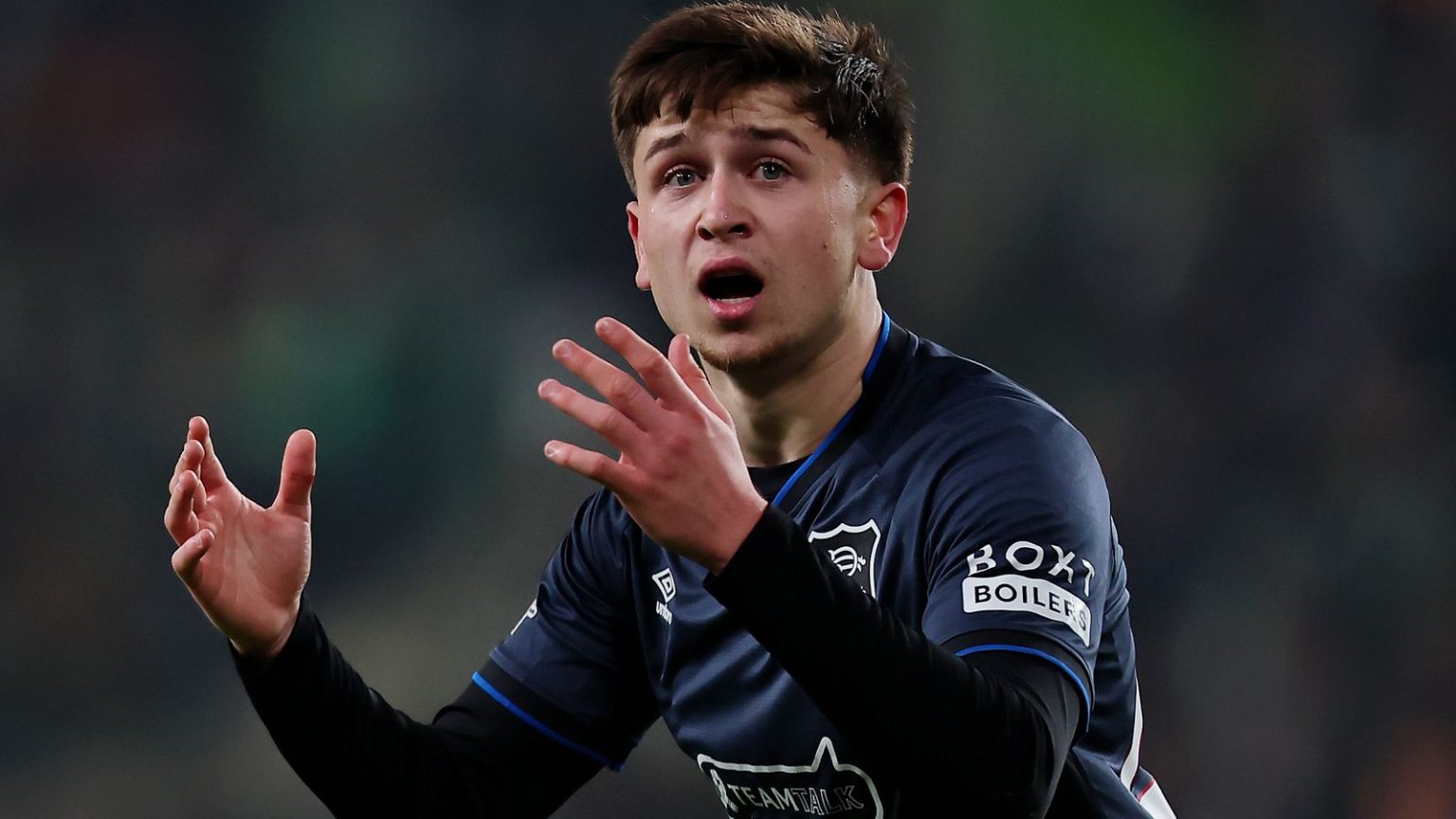 فيرينتسفاروش 2-1 رينجرز: اقتراب طرد فريق داني رول من (اليوروبا ليج) بسبب ضعف دفاعي.