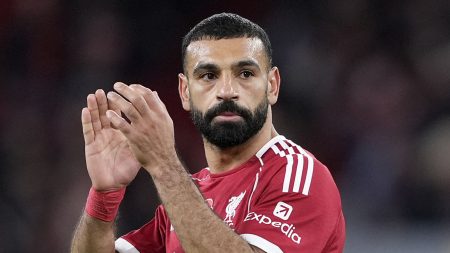 محمد صلاح: مهاجم ليفربول ينبغي أن ينتقل إلى الدوري السعودي للمحترفين، وفقًا لميدو.