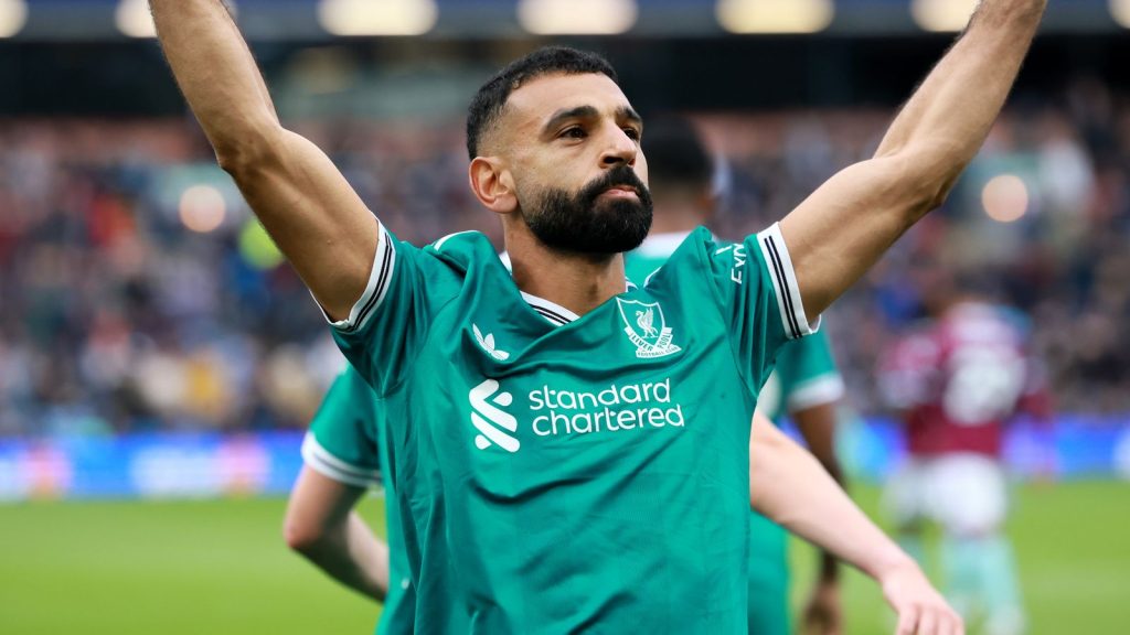 محمد صلاح ضمن تشكيلة ليفربول لمواجهة برايتون في الدوري الإنجليزي الممتاز بعد محادثات مع آرنه سلوت.