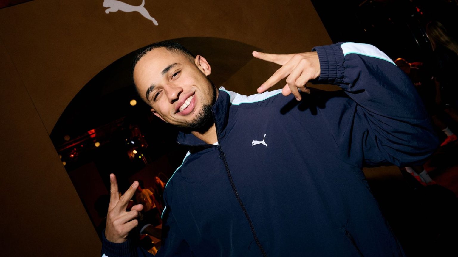 نوح أوكافور: مهاجم ليدز عازم على بقاء النادي في الدوري الإنجليزي الممتاز بعد موسم 2025/2026.