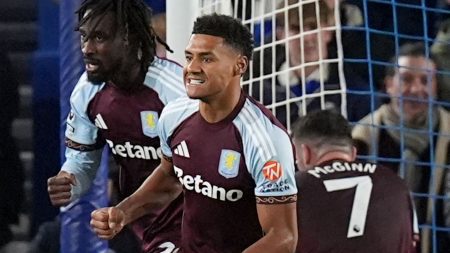 برايتون 3 – 4 أستون فيلا: أستون فيلا يفوز في (مباراة) مثيرة ويصعد إلى المركز الثالث.