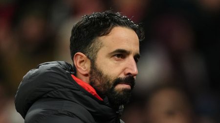 مانشستر يونايتد: أموريم يوضح ضغوط الإعلام تمنع تغيير التشكيل وإبقاء برونو فرنانديز احتياطياً.