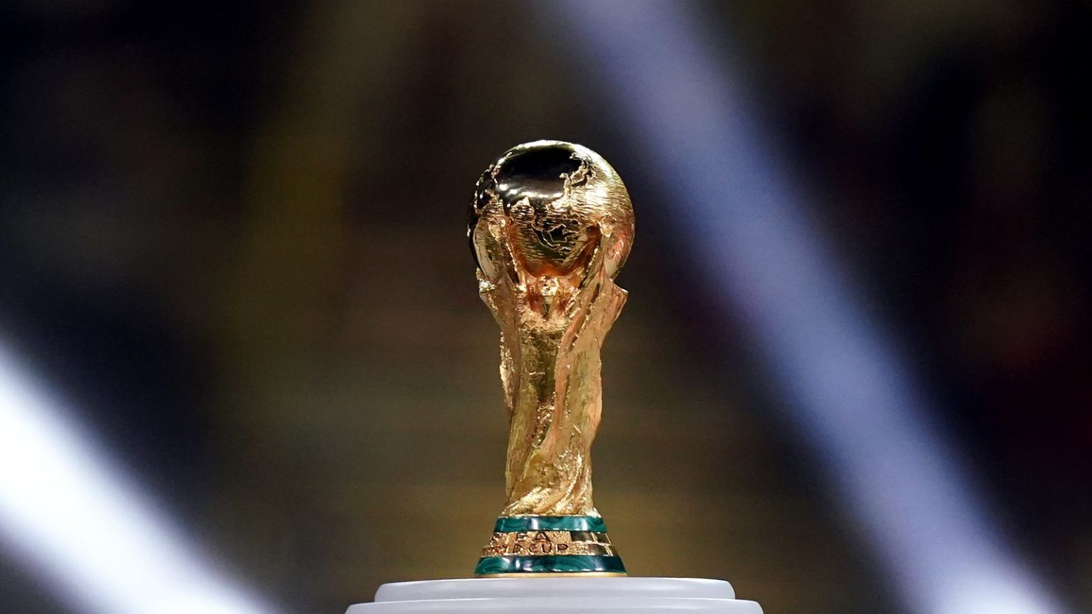 أسعار تذاكر كأس العالم (World Cup) مُفسَّرة: ارتفاع التكلفة على المشجعين في أمريكا، المكسيك، وكندا.