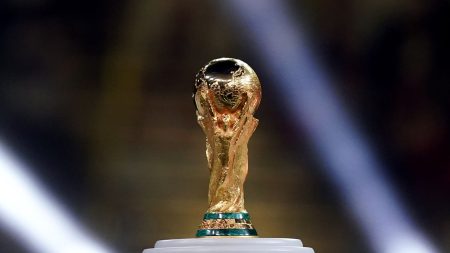 أسعار تذاكر كأس العالم (World Cup) مُفسَّرة: ارتفاع التكلفة على المشجعين في أمريكا، المكسيك، وكندا.
