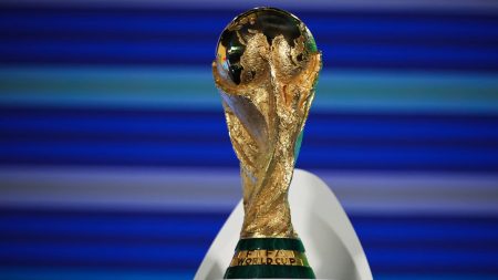 تطالب الفيفا بتعليق بيع تذاكر كأس العالم 2026 بسبب خطة تسعير “خيانة” المشجعين.