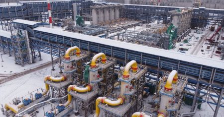 أوروبا تتوصل لاتفاق لإنهاء واردات الغاز الروسي بحلول 2027