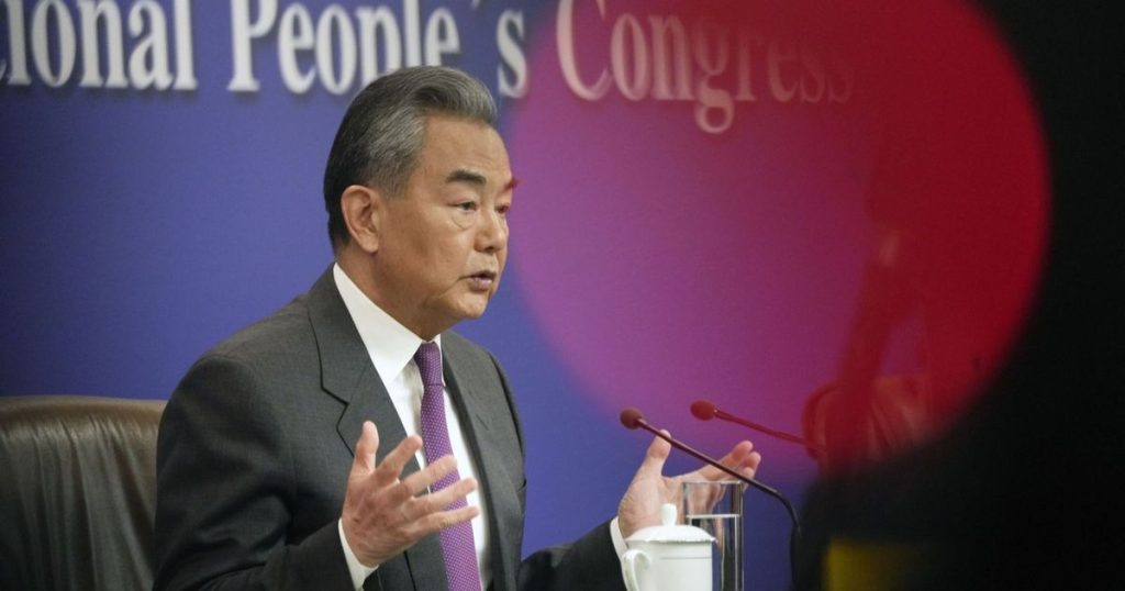 وزير الخارجية الصيني يتوجه إلى السعودية ضمن جولة شرق أوسطية