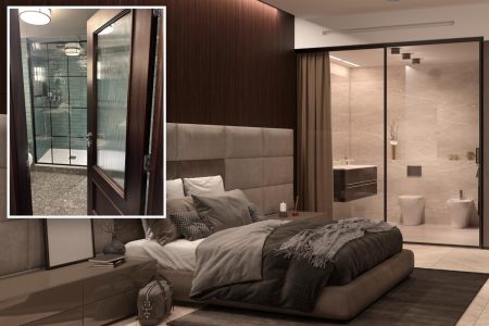 مسافرون يطالبون بالخصوصية بعد إلغاء أبواب الحمامات في الفنادق.