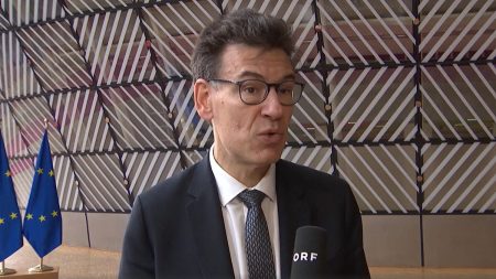 وزراء فرنسي وألماني يؤكدان أهمية الوقت لصياغة سياسة فضائية أوروبية.