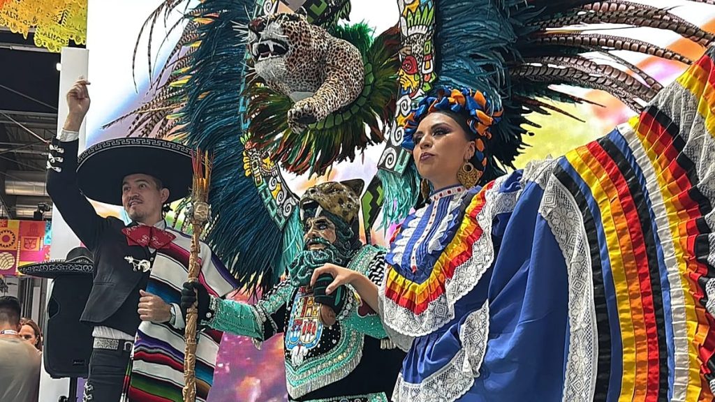 مدريد: فعاليات (Fitur 2026) تركز على الابتكار والاستدامة وتكريم ضحايا حادثة آدموز.