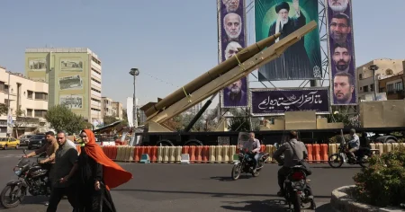 طهران “جريحة لكنها خطرة”.. سيناريوهات رد إيران على الهجوم الأميركي المحتمل