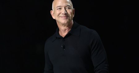 مليارديرات يبيعون أسهمهم في 2025… تعرف على أكبر 10 صفقات