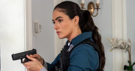 وعد مُنتج مسلسل “شيكاغو بي. دي.” بعودة مليئة بالإثارة بعد اقتحام إيماني لمنزل القاتل.