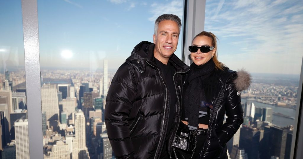 أليكسيا نييبولا تحتفظ بخاتم زواجها بعد طلاقها من تود (حصري).