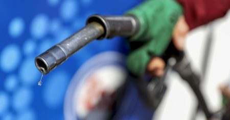 الجزائر ترفع أسعار الوقود لأول مرة منذ نحو 6 سنوات