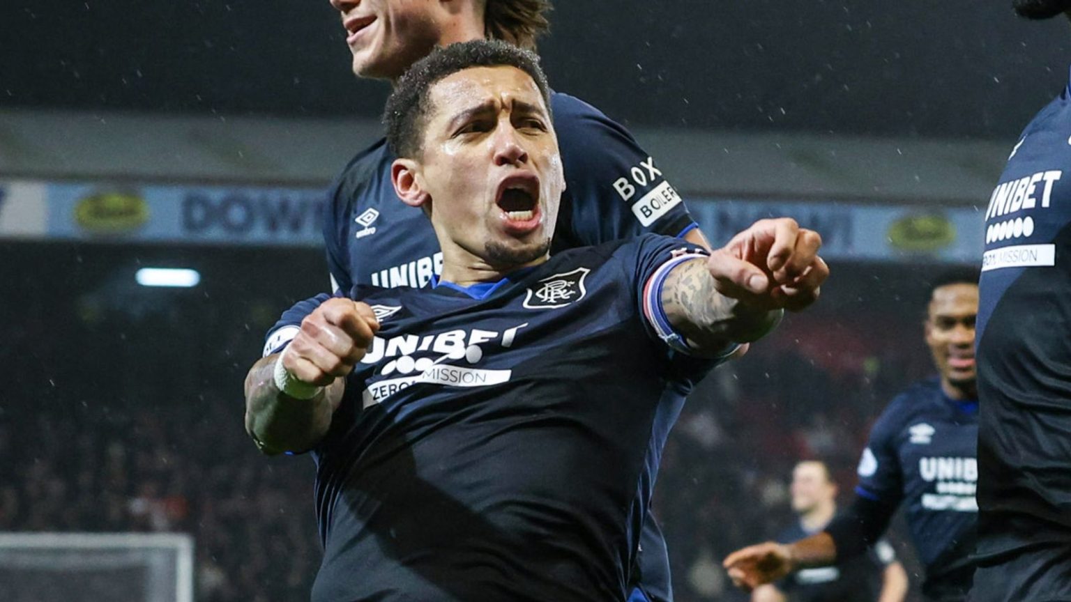 أبردين صفر – رينجرز 2: فريق داني رول يحقق الفوز الخامس على التوالي ويقترب من هارتس المتصدر للدوري الأسكتلندي الممتاز.