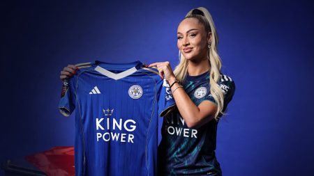 أليشا ليhmann: لاعبة سويسرا تنضم إلى ليستر سيتي، وعودتها إلى (الدوري الممتاز للسيدات).