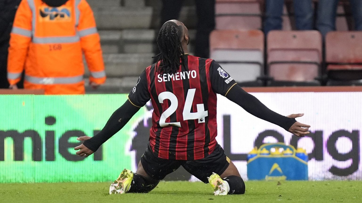 بورنموث 3-2 توتنهام: أنطوان سيمينيو يحسمها في الدقيقة 95 وسط ضغوط على توماس فرانك.