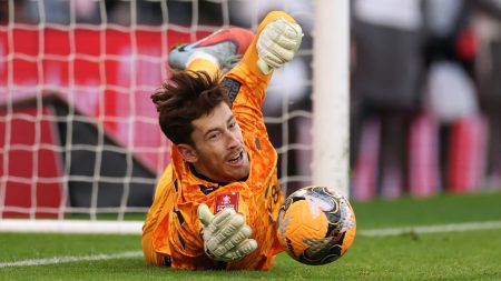 إيفرتون يتعادل مع سندرلاند 1-1 بعد وقت إضافي (0-3 بركلات الترجيح).