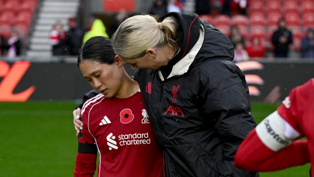 غاري تايلور مطالب بتكييف أسلوب ليفربول لتجنب الهبوط من (Women’s Super League).