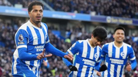 برايتون 2-0 بيرنلي: أهداف جورجينيو روتر وياسين آياري تنهي سلسلة اللا فوز لبرايتون واستمرار أداء بيرنلي الضعيف.