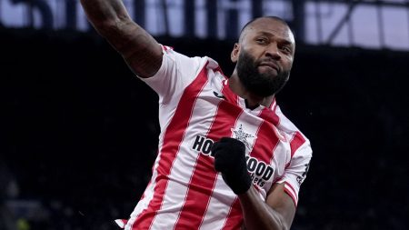 إيفرتون 2-4 برينتفورد: ثلاثية إيغور تياغو ترتقي بـ “النحل” إلى المركز السابع بينما يتلقى فريق ديفيد مويز 3 أهداف في الشوط الثاني.