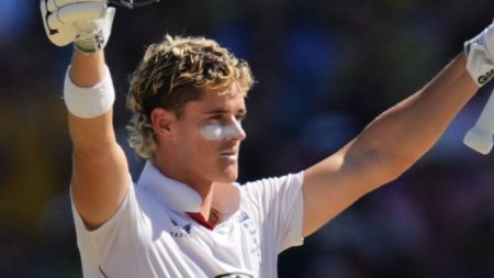 جاكوب بيثيل يُشاد به كمستقبل كريكيت إنجلترا بعد تسجيله قرنًا في (The Ashes).