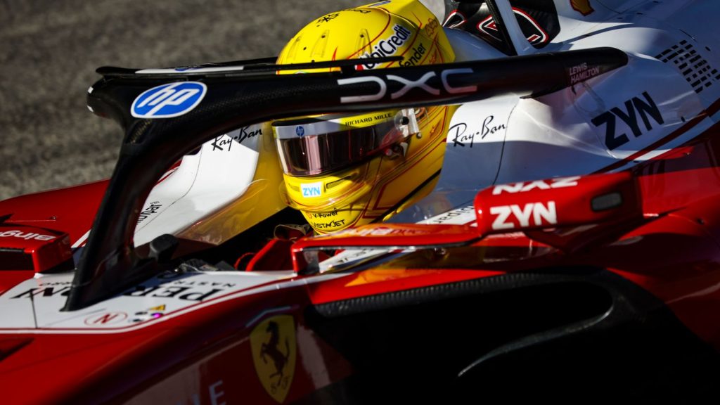 هاميلتون يتصدر تجارب (F1) في برشلونة، وفراري وريد بول وماكلارين يجرون مسافات طويلة.