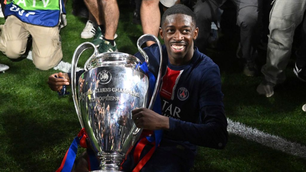 ينشط نادي سعودي في ضم عثمان ديمبلي (Ousmane Dembele) نجم باريس سان جيرمان الفائز بجائزة الكرة الذهبية.