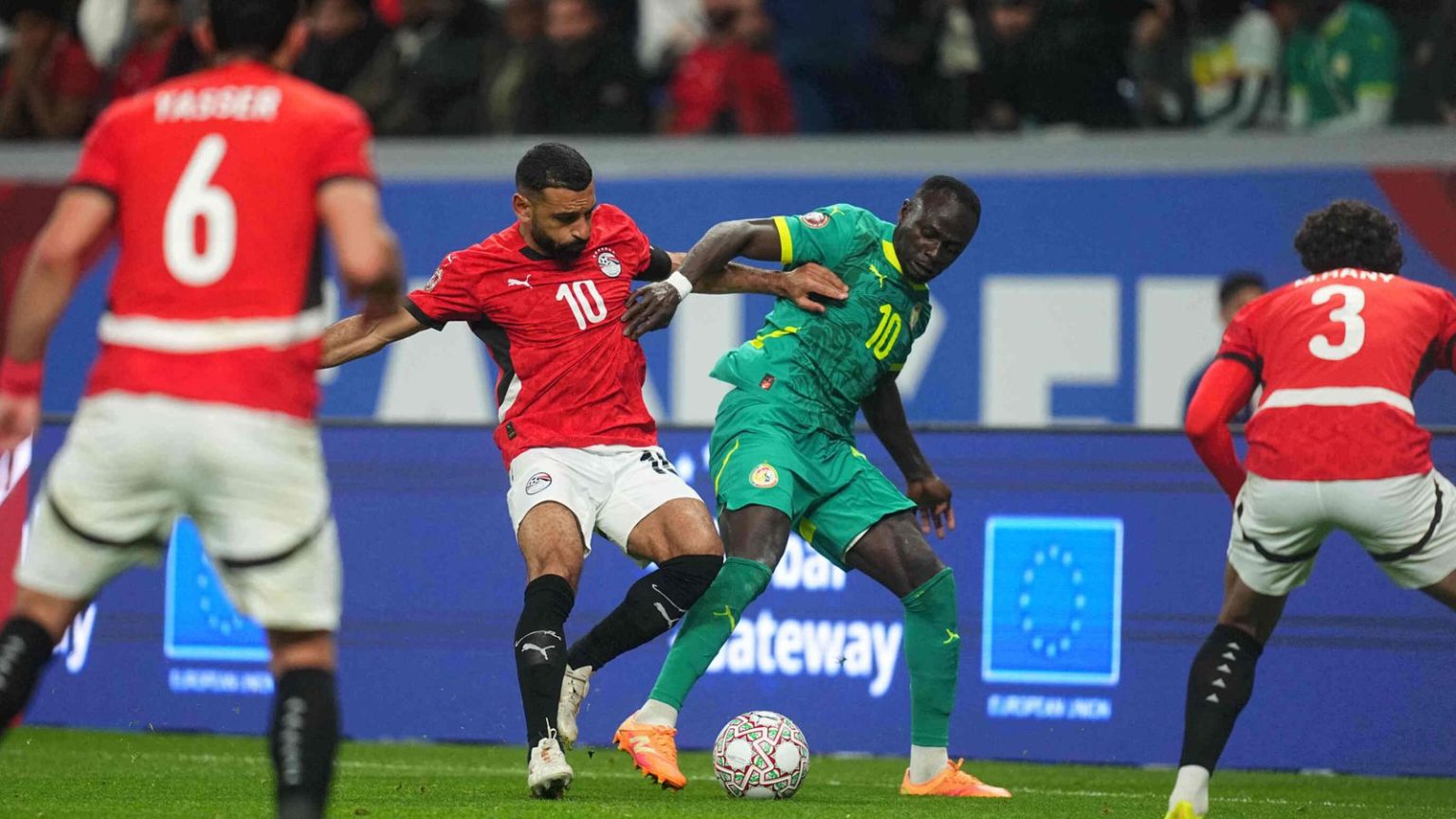 كأس الأمم الأفريقية: هدف ساديو ماني يؤهل السنغال للنهائي وإقصاء مصر بقيادة محمد صلاح.