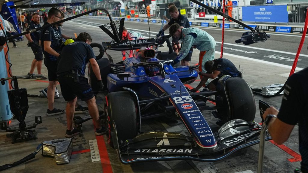 ويليامز يغيب عن أول اختبار للفورمولا واحد (F1) عام 2026 لعدم جاهزية السيارة لخوض تجارب برشلونة لمدة 5 أيام.