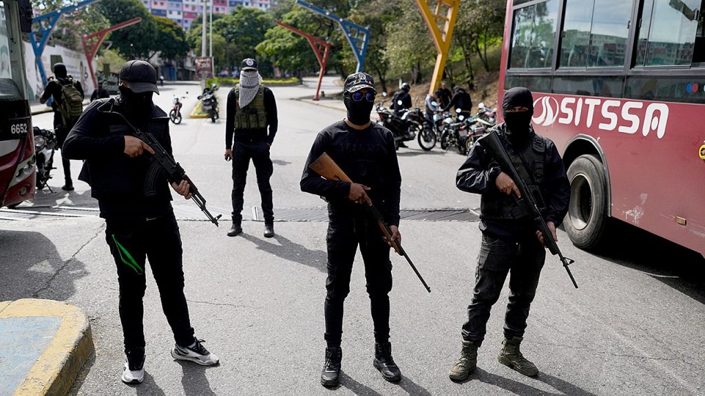 الولايات المتحدة تصدر تحذيراً أمنياً لمواطنيها في فنزويلا بمغادرة البلاد.